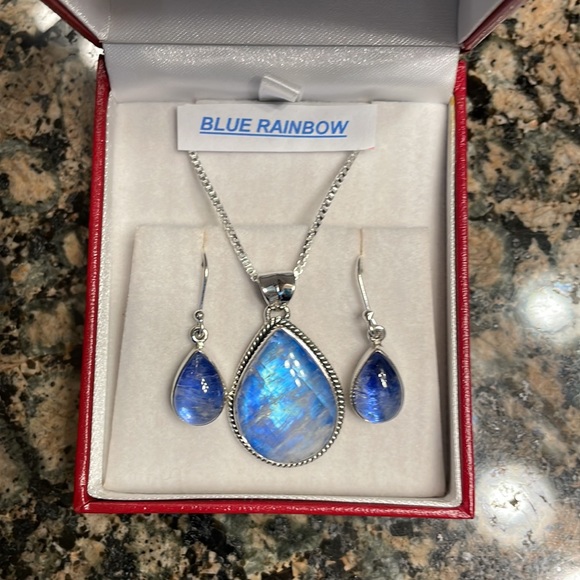 Sterling Silver Genuine Blue Rainbow Moonstone Set. Retail 260.00 NWT - Picture 3 of 8